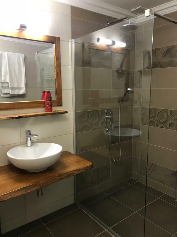 Apollonia Hotel Gjakova Bagian luar foto